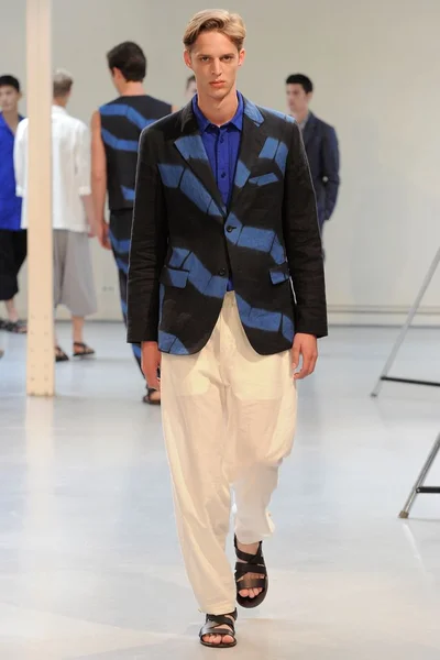 Look 2